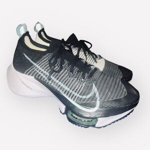 Nike Air Zoom Tempo NEXT% / Womens Size 8 U.S. / Black and Glacier Blue
